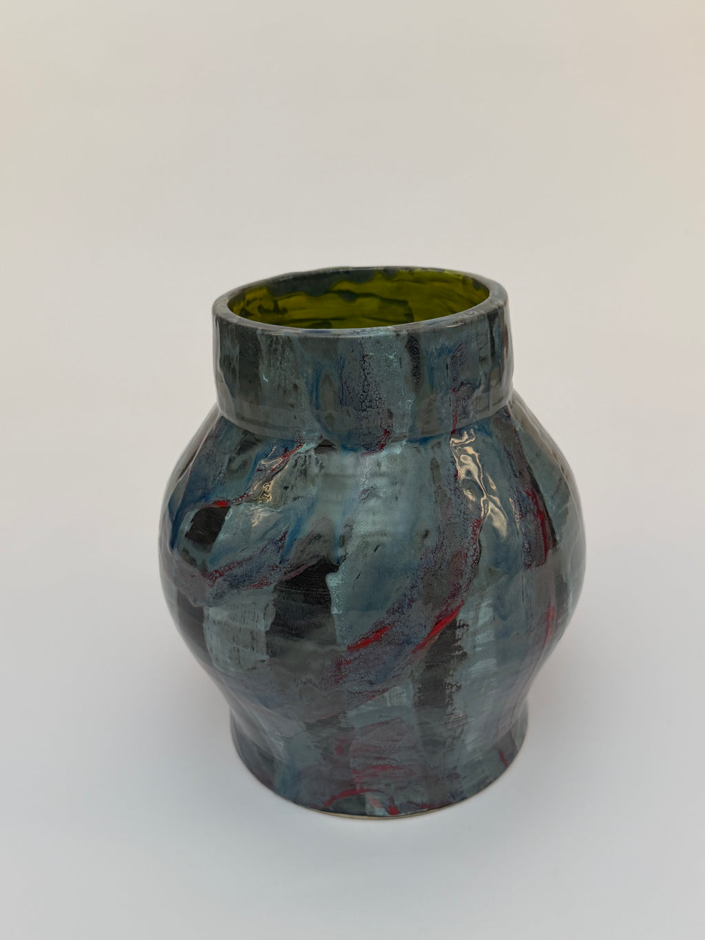 Dark tide vase