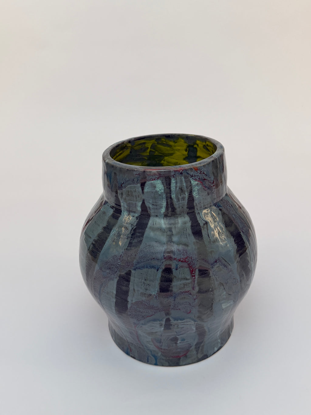 Dark tide vase