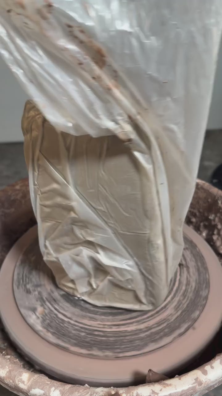 Tidal forcing vase